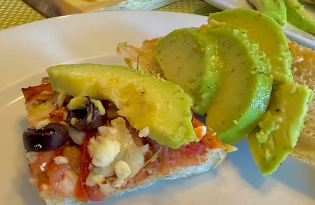 Hawaiian Avocados: A Local Treasure of 200+ Varieties