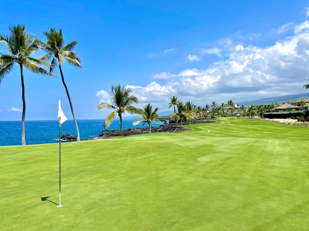 Holua kai next to 3rd hole