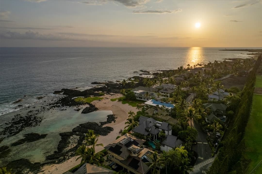 Kona Bay Estate Ocean front