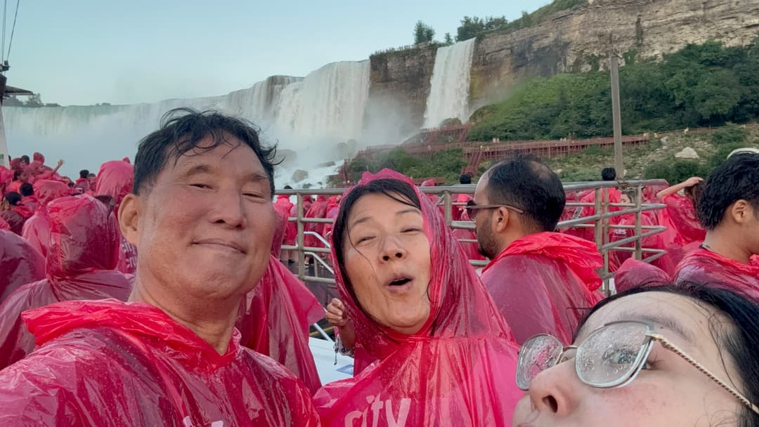 Niagara falls boat ride