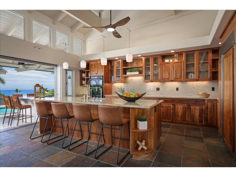 Successful Closing in Keauhou Estates: A Smooth Journey for All!