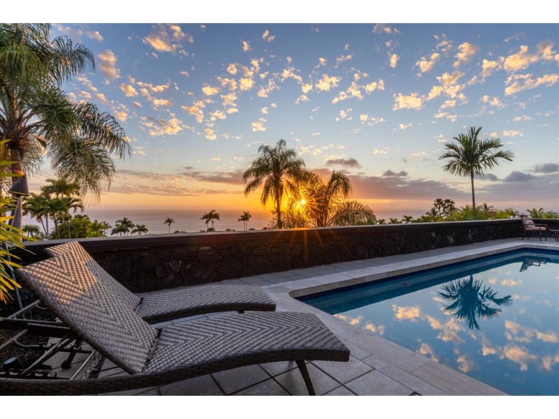 Successful Closing in Keauhou Estates: A Smooth Journey for All!