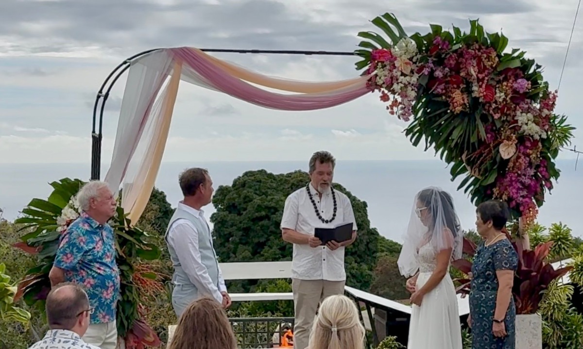 Hawaii Style Wedding