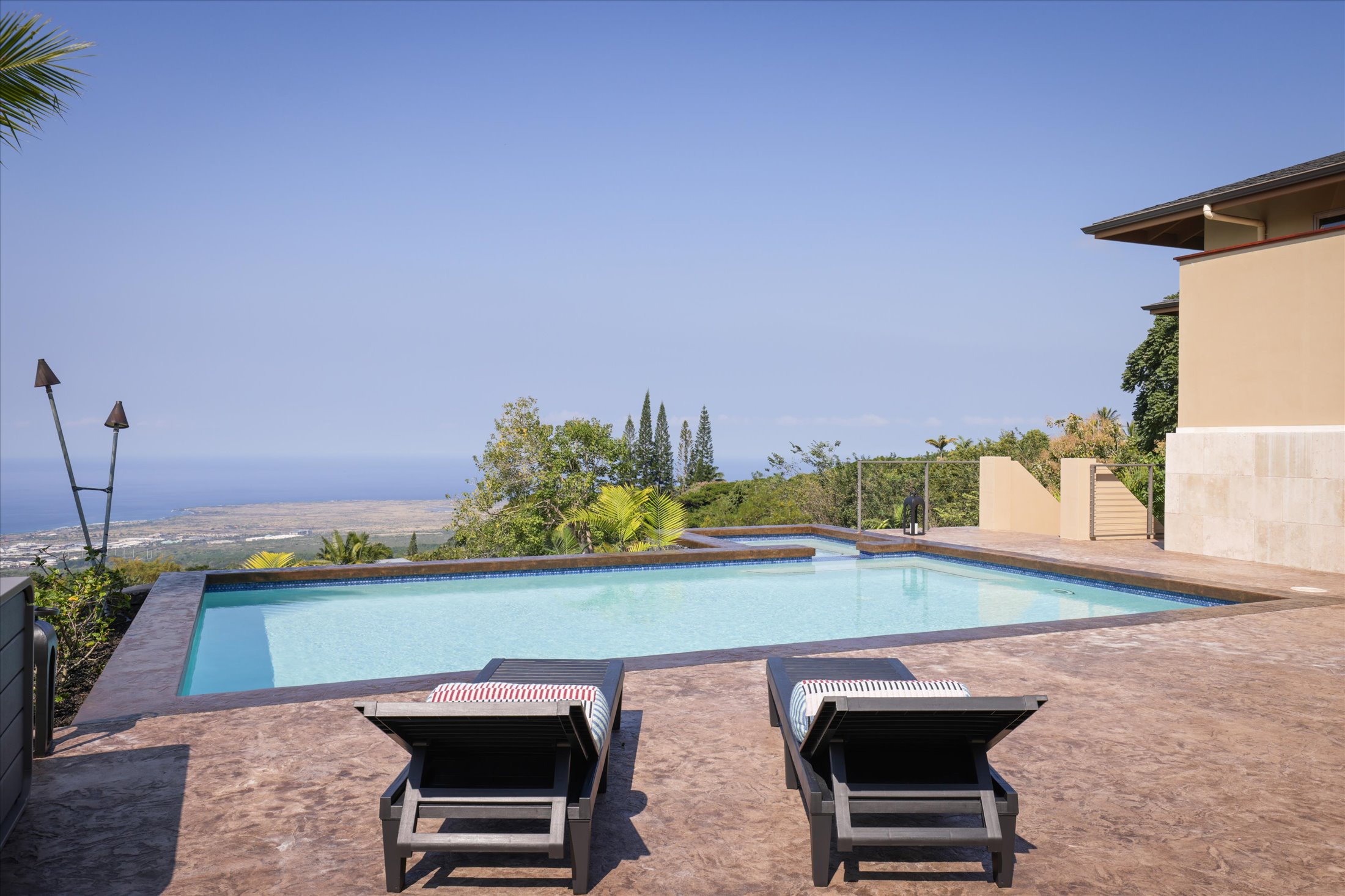 A Rare Holualoa Estate That Defines Island Living  75-2620 Keopu Lani Rd.